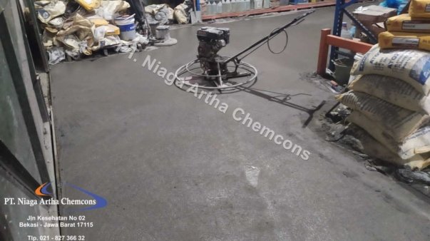 Aplikator Floorhardener Berpengalaman 10 Tahun Lebih