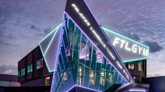 Proyek Perbaikan dan Pengecatan Atap Spandek PT Niaga Artha Chemcons di FTL Gym