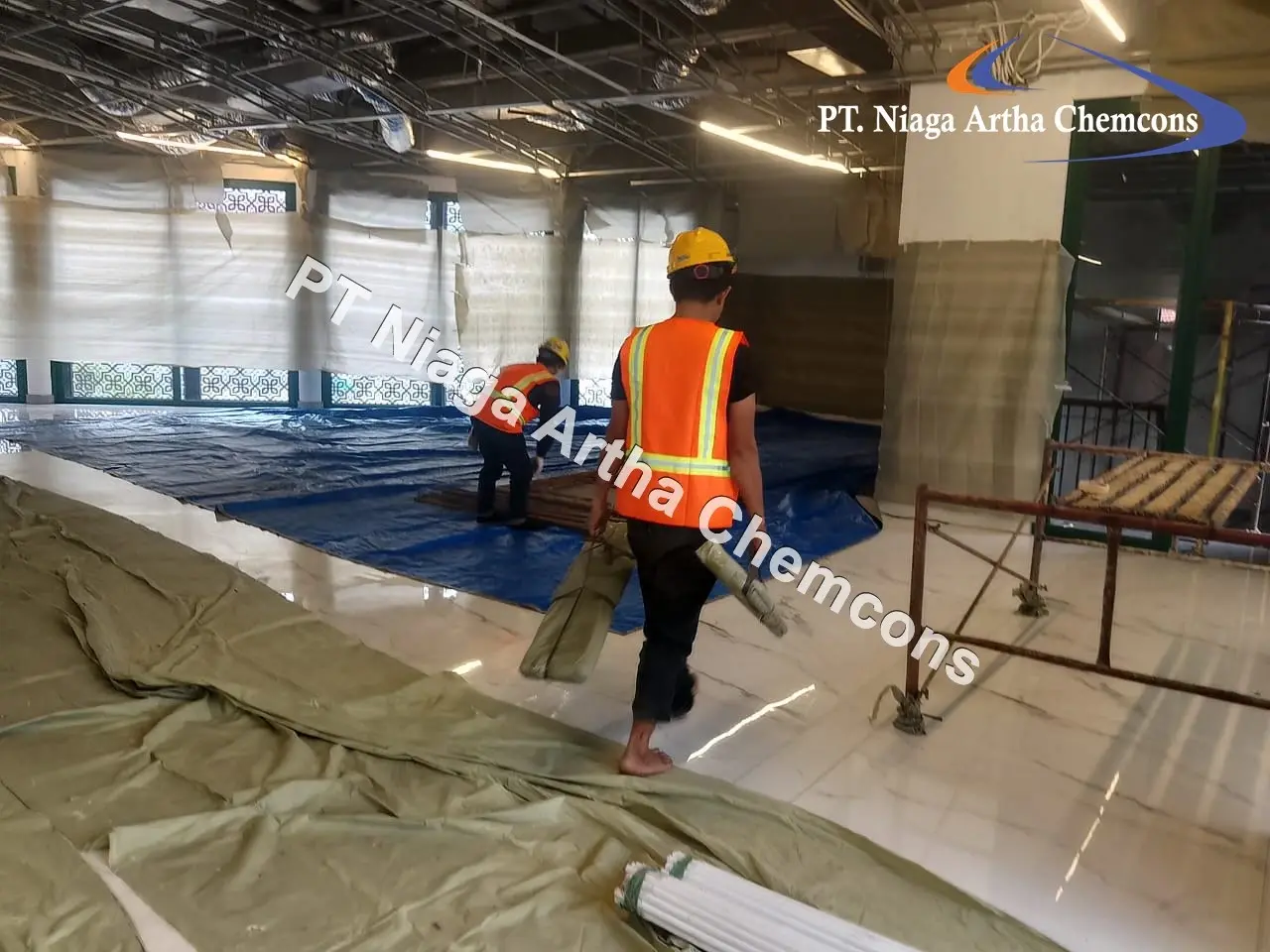 Proyek Polyurethane Foam PT Niaga Artha Chemcons Di Bangunan Masjid