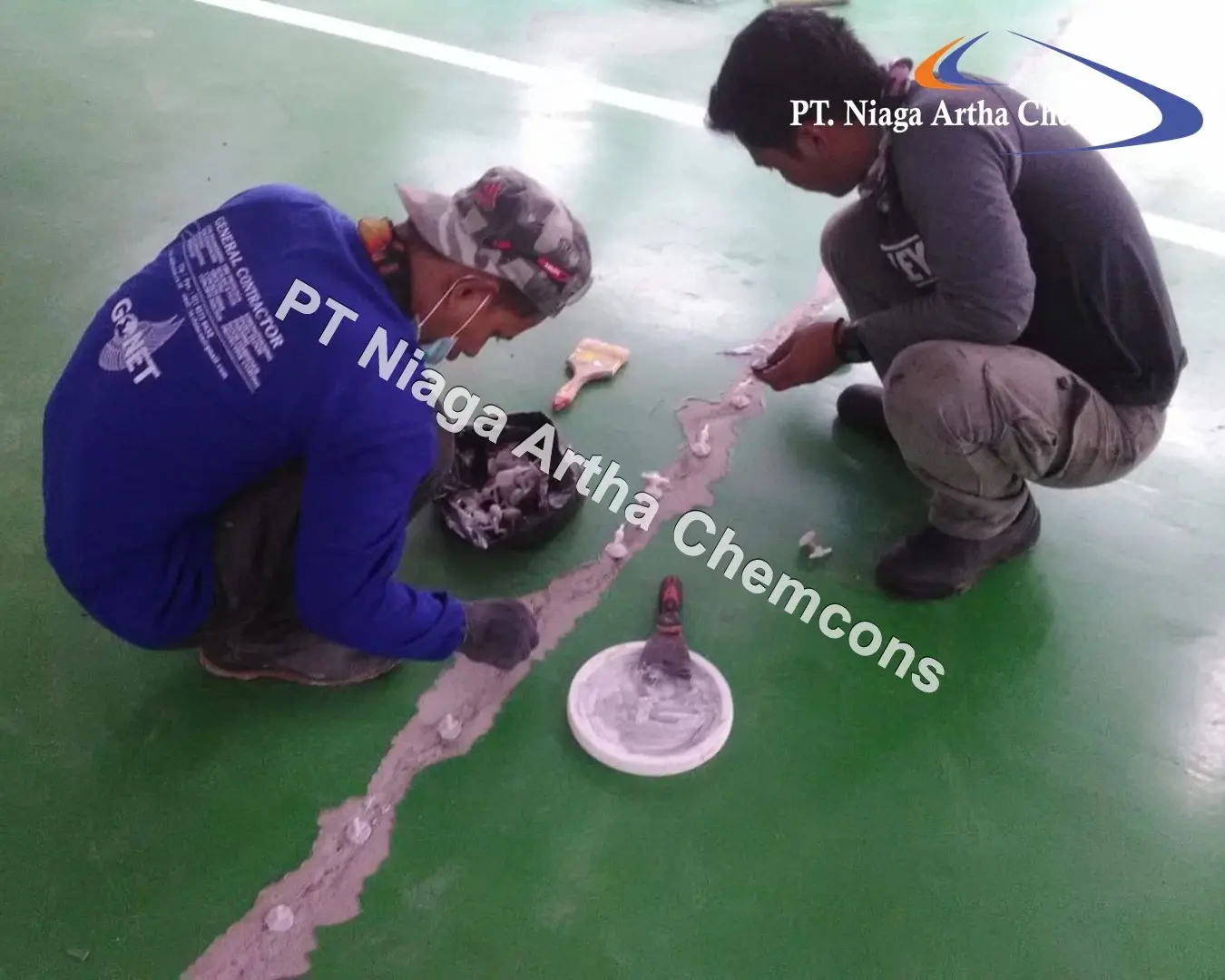 Proyek dari Jasa Injeksi Beton Retak PT Niaga Artha Chemcons di Showroom