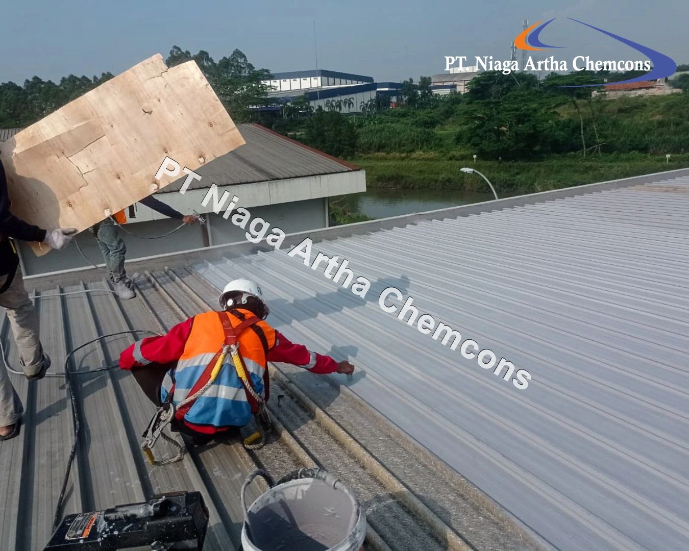 Proyek Waterproofing Coating PT Niaga Artha Chemcons di Perusahaan Manufaktur Plastik